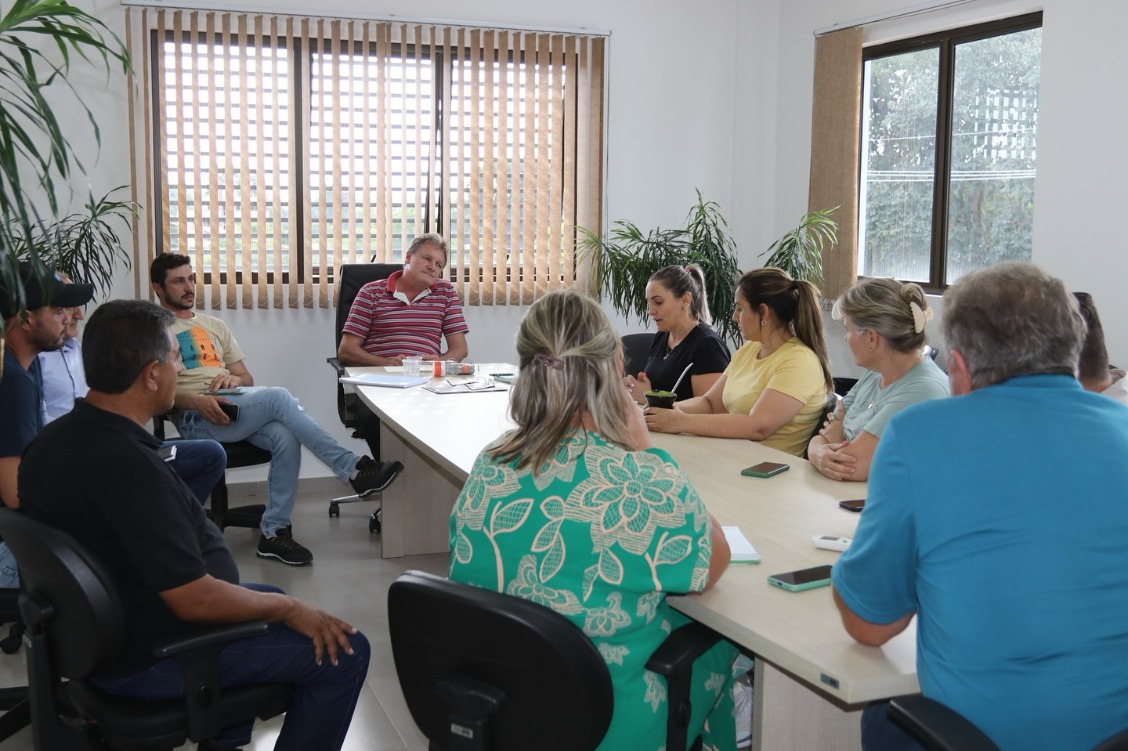 Secretariado municipal se reúne para reunião de governo